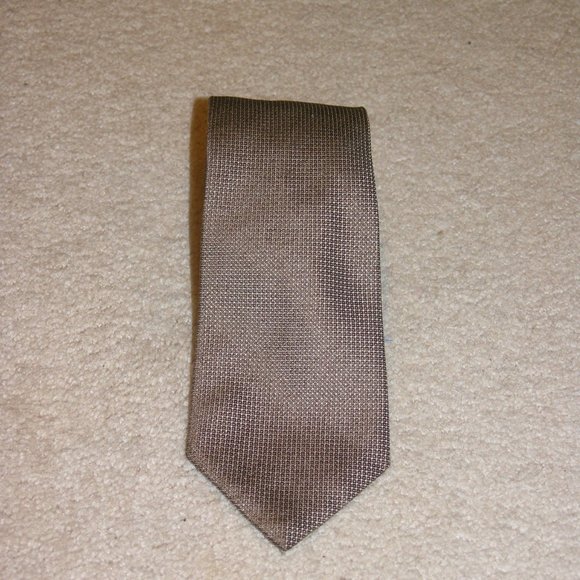 Brioni Light Brown Tic Pattern Handmade Silk Tie